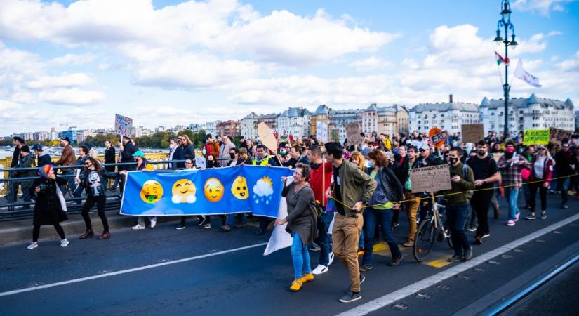 Békemenettel reagál a kutyapárt a Pride betiltására