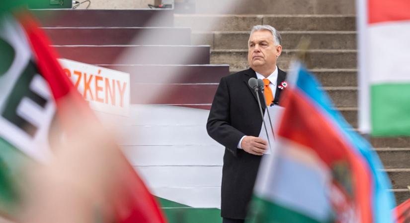 Úgy tűnik, Orbán Viktor megijedt valamitől, olyan társadalmi feszültséget szít, amelyet nem biztos, hogy kézben tud tartani