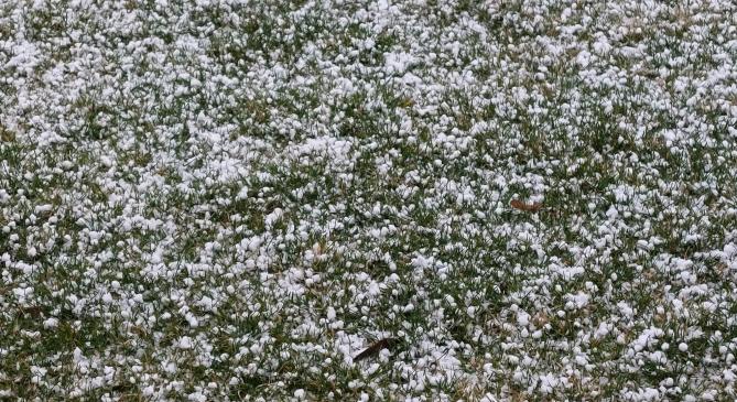 Hó mellett graupel is potyog az égből