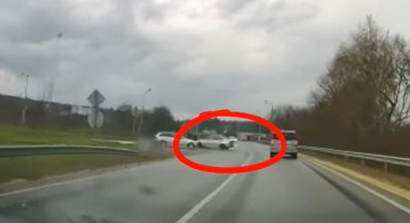 Nem számít a lámpa, se a záróvonal: a Balaton-parton csaptak le a rendőrök a szabálytalankodókra