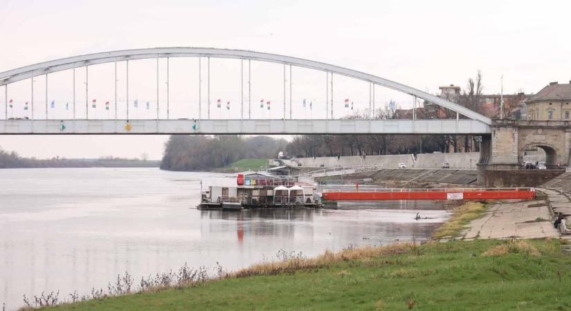 Három méternél is magasabb lesz a Tisza vízszintje szombatra – galériával