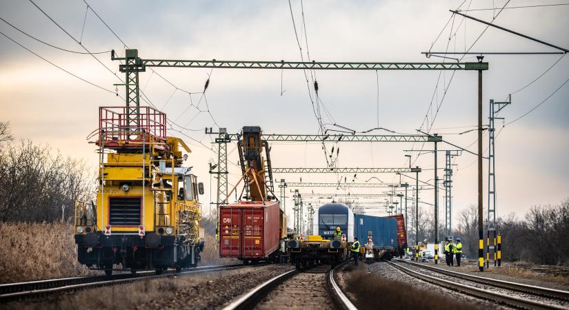 0,88 százalékkal lettek pontosabbak a vonatok