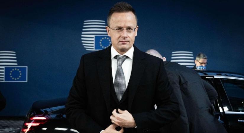 „Törpe kisebbségben vagyunk itt” – Szijjártó Péter Brüsszelben ment szembe az EU döntésével