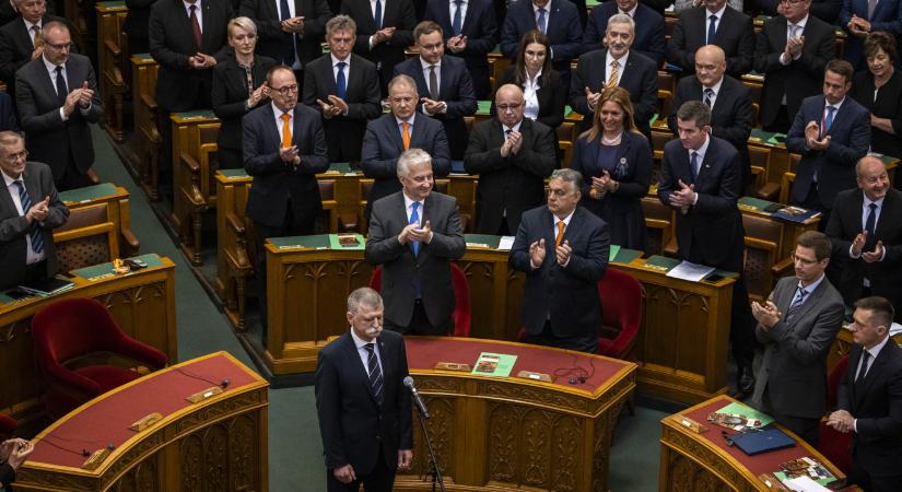 Túl gyorsan tiltaná be a Fidesz a Pride-ot, addig le sem ér az ereszen az alaptörvény újabb módosítása