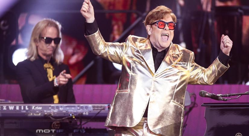 Szörnyű hír érkezett Elton Johnról, teljesen le vannak sújtva a rajongók