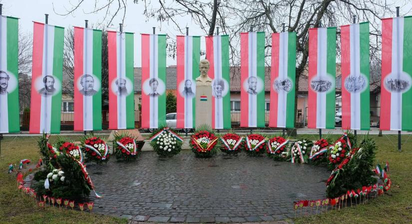 Fiatalos műsorral ünnepelt Dorog '48 hőseire fotók