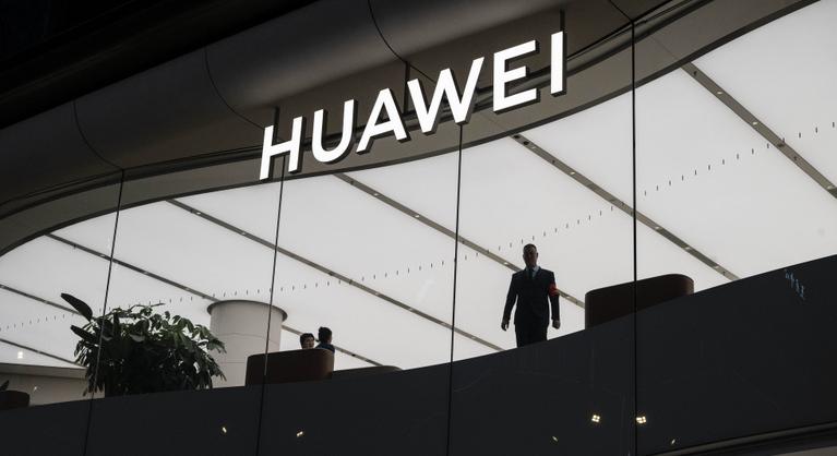 Tovább gyűrűzik a Huawei-gate: kínai kéz a brüsszeli zsebekben