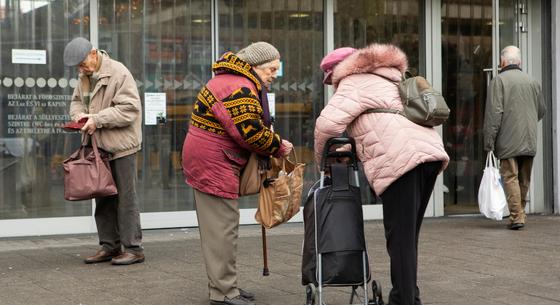 A magas infláció miatt korrekcióra szorulhatnak ősszel a nyugdíjak