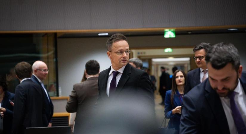 Hungary FM: Path Forced by Brussels Is Ruinous to Bloc's Economy and Security