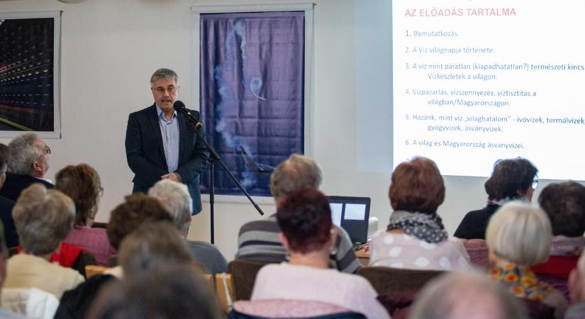 A víz világnapjához kötődő előadás a HSMK-ban