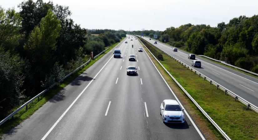 A középső sáv szerelmeseinek üzent a rendőrség