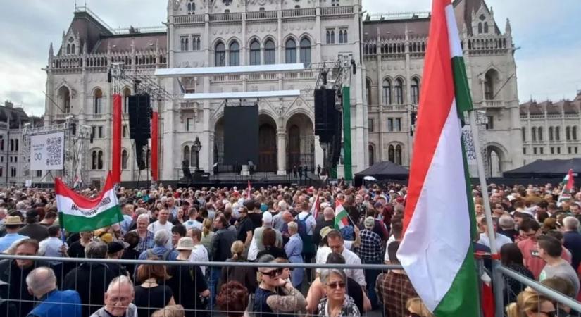 Pánikol a baloldal a tüntetésekkel kapcsolatban, a törvénymódosítás ötletére is kiakadtak