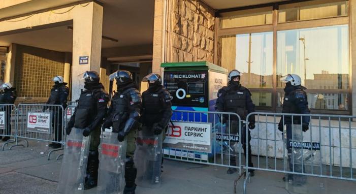 A csendőrség védte az egyetemistákat a rendőrségi különleges egységének tagjaitól