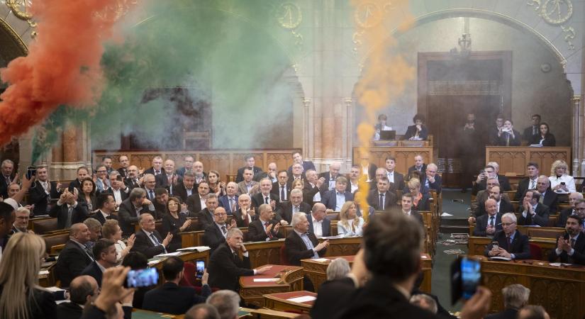 Menczer Tamás: A balliberális képviselők a gyermekek helyett a pride-ot és az erőszakot választották!