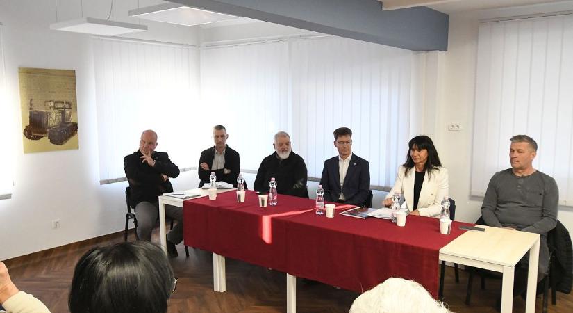 Szeméttelep, gyorshajtók és a bűvös kastély: lakossági fórumot tartottak Csalán