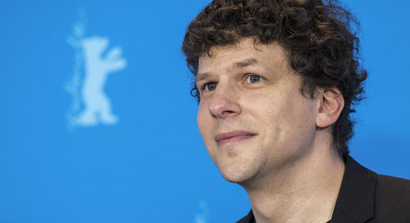 Jesse Eisenberg a Népszavának: Bűntudatot kezdtem érezni, amiért ilyen szerencsés életem van