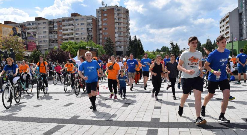 A mozgás öröm, a közösség erő – A negyedik Fuss NEKI! Csík adománygyűjtő program következik