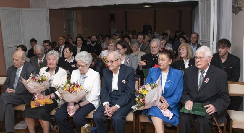 A kalap- és sipkagyűjtemény gondozása is díjat ért