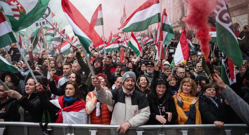 Kié a nép hangja? Ezen verseng Magyar és Orbán a különféle szavazásokkal