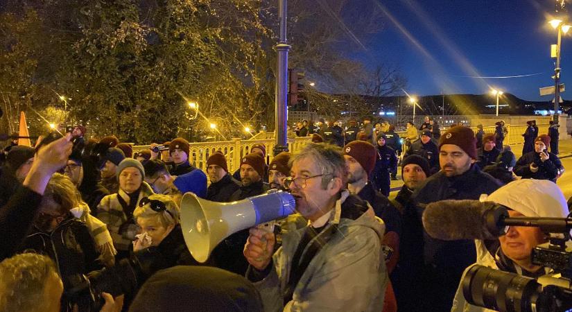 Hadházy Ákos: Úgy kell folytatni, hogy az kellemetlen legyen a kormánynak