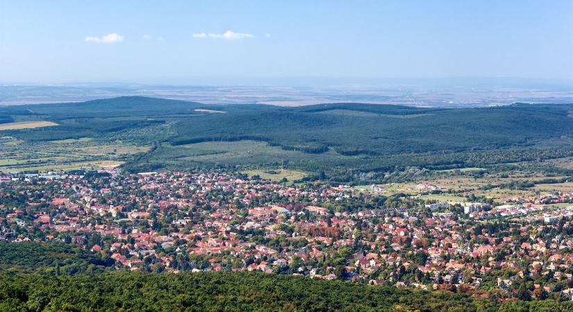 Ilyen házat lehet vásárolni egy 60 négyzetméteres budapesti lakás árából a fővárosi agglomerációban