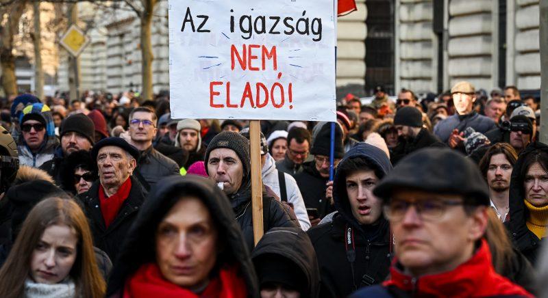 Orbán poloskázós beszéde miatt újra az utcára mennek a bírák