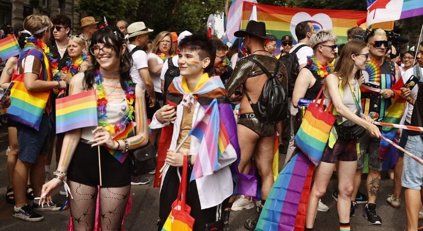 A Fidesz a gyermekek oldalán áll, az ellenzék a pride-ot választotta