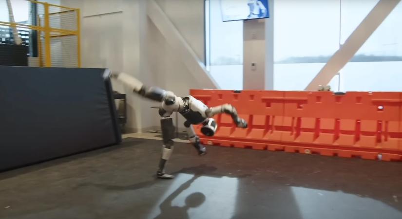 Hihetetlen dolgokat tud már az Atlas robotember – videó