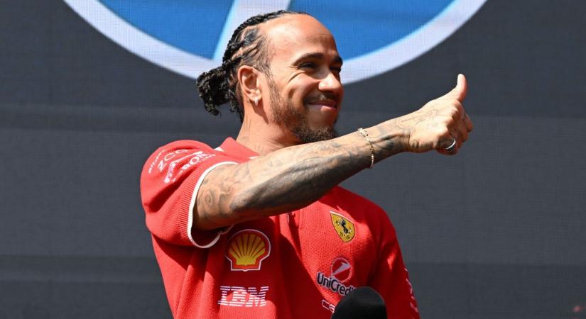 Megvan Lewis Hamilton első pole-pozíciója a Ferrarival