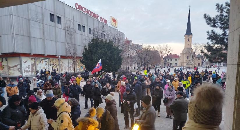 Szlovákia Európa: ma ismét összegyűlnek a főtereken Érsekújvárban és Léván