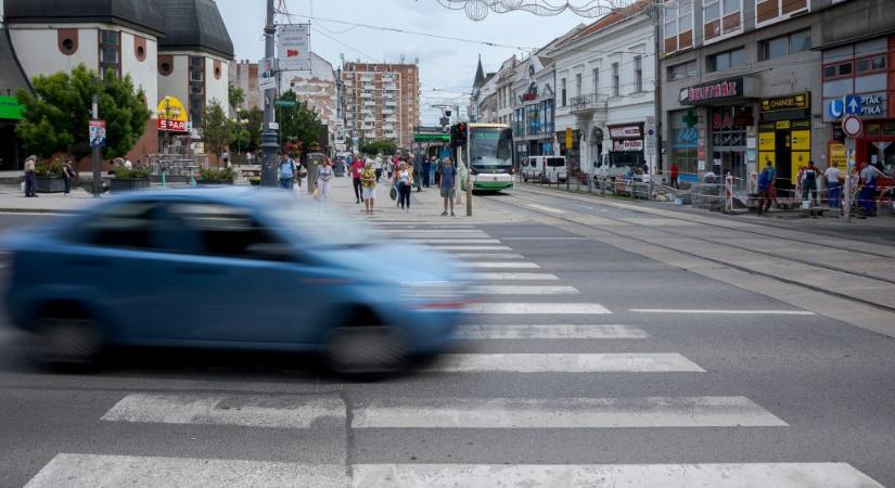 Szexuális kényszerítéssel gyanúsították meg a nyugdíjasokkal erőszakoskodó bukósisakos szatírt