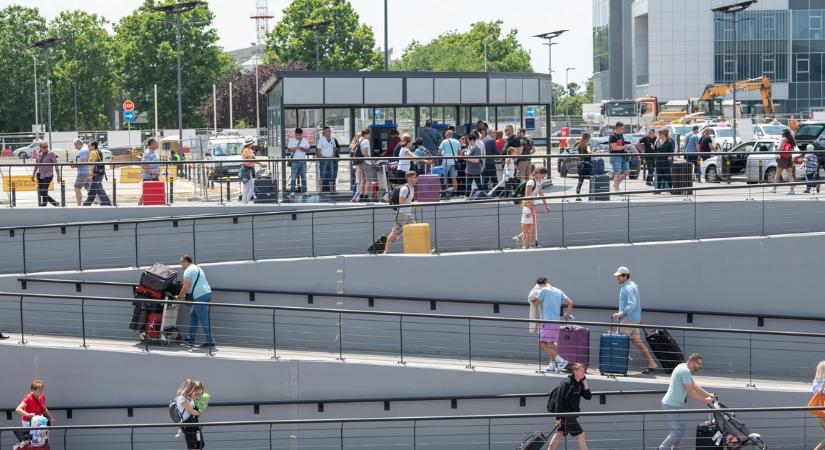 Nem kis mennyiség! Több mint 22 kiló fűvel próbált felszállni a repülőre egy magyar nő Belgrádban