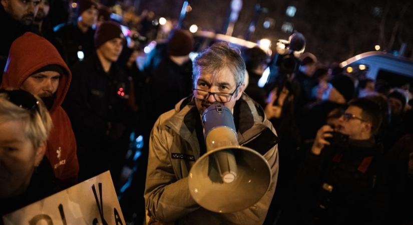 Hadházy tüntetést szervez keddre a totális megfigyelőállam ellen