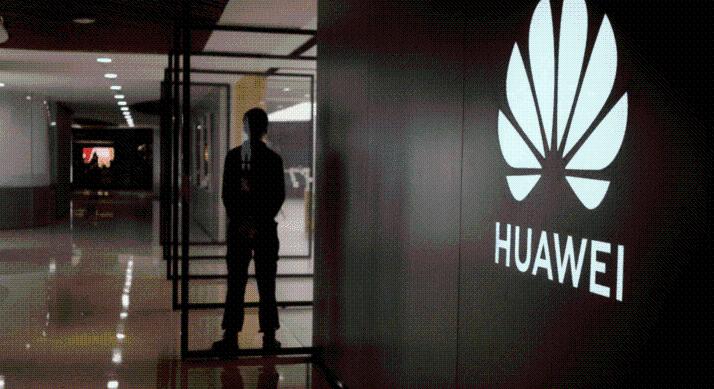 Focijegyek és luxusutak – Korrupciógyanúba keveredett a Huawei az EU-ban