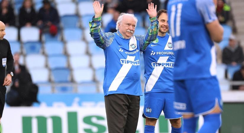 Farkasházy nem áruló: a Fradi-drukker humorista elárulta, hogyan került az MTK stadionjában a kezdőkörbe