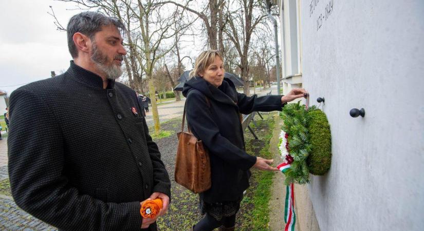 Borbás Márton, Hevesen élő szobrászművész munkásságát Munkácsy Mihály-díjjal ismerték el