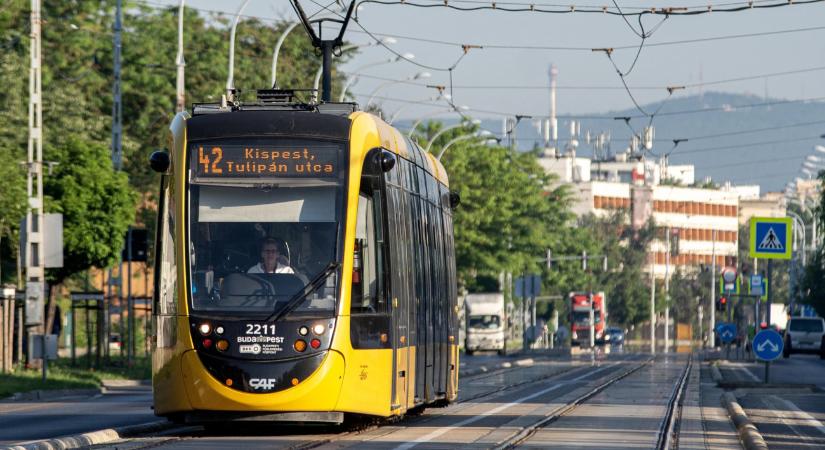 Új helyeken bukkannak fel a CAF villamosok