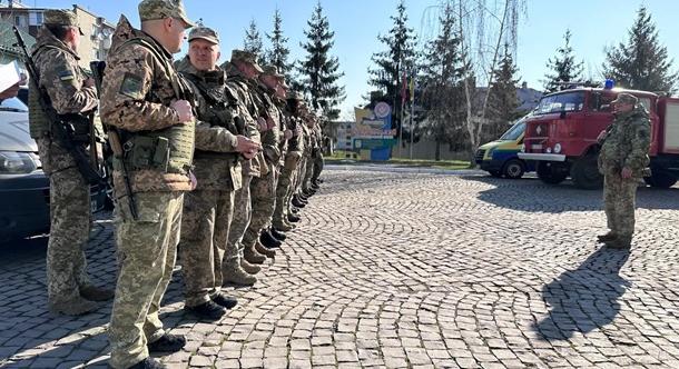 Kárpátalján megerősítették a román és a magyar határ őrizetét, hogy megakadályozzák a hadkötelesek menekülését