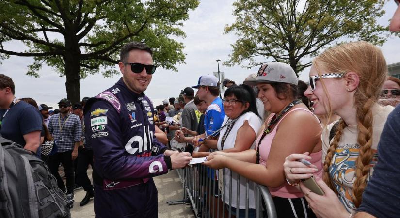 NASCAR: Alex Bowman szerezte meg a pole-t Homesteaden