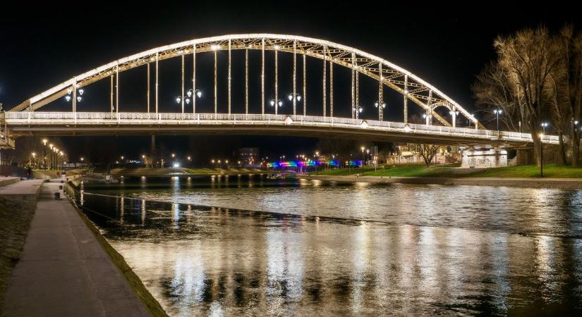 Fotókon mutatjuk a Föld Óráját Győrben