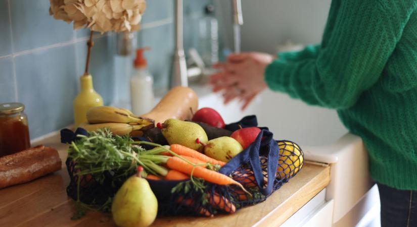 Ezeket a zöldségeket és gyümölcsöket nem mossuk meg, pedig kellene