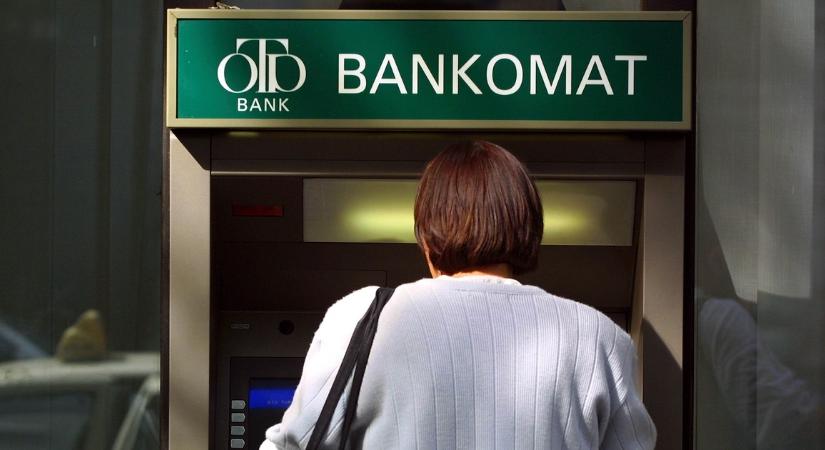 Új ATM-szabályok léptek életbe: Minden településen lesz bankautomata