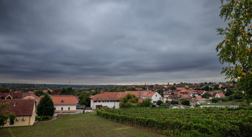 Brutális eső zúdul a magyarok a jövő héten: erre kell készülni, tomboló vihar is lesz