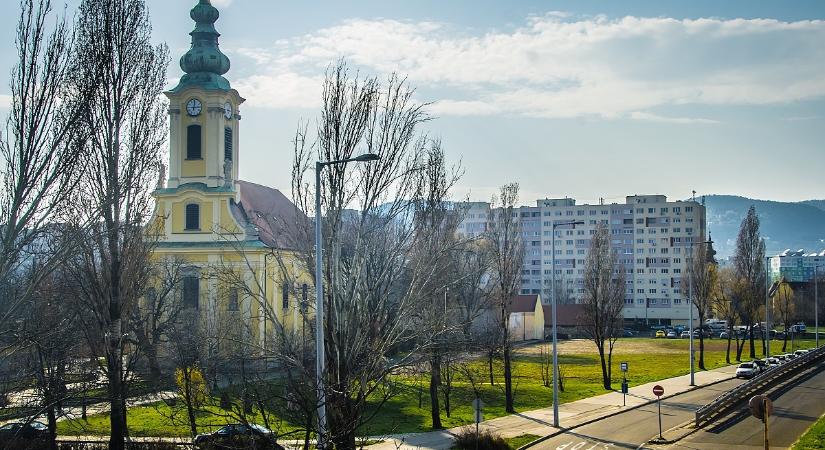 Patthelyzet a Csúcshegyen, leválna a fővárosról Óbuda széle