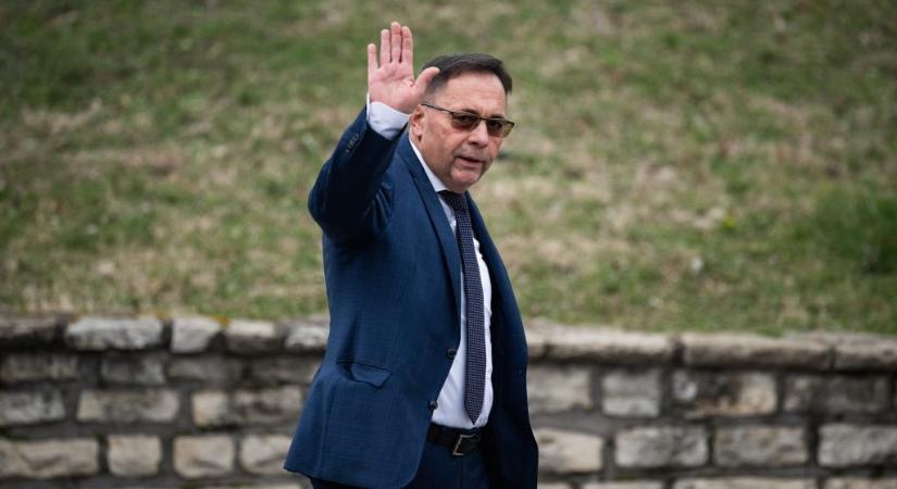 Pócs János: Magyar Péter Xanaxszal ijesztgeti a gyerekeit