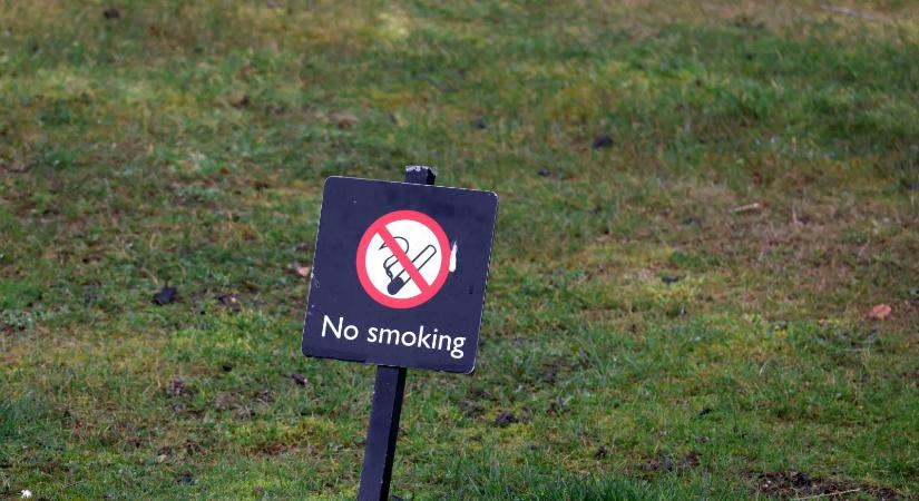 Dohánystop Kolozsváron – a parkokból, a stadionból és még a fesztiválokról is kitiltanák a cigarettát