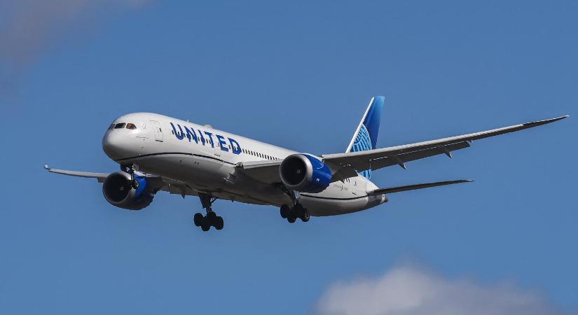 Vissza kellett fordulnia a United Airlines sanghaji járatának, a pilóta hibázott