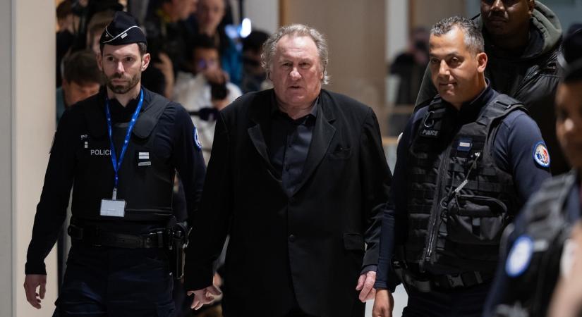 Súlyos vádak miatt évekre börtönbe kerülhet Gérard Depardieu: így érkezik a tárgyalásra a színész - fotók