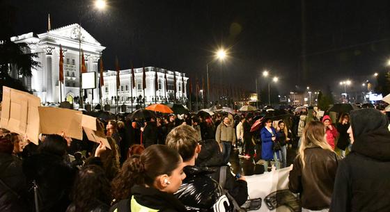 Tüntetések törtek ki Szkopjéban, a diszkótűz felelőseinek megbüntetését követelik