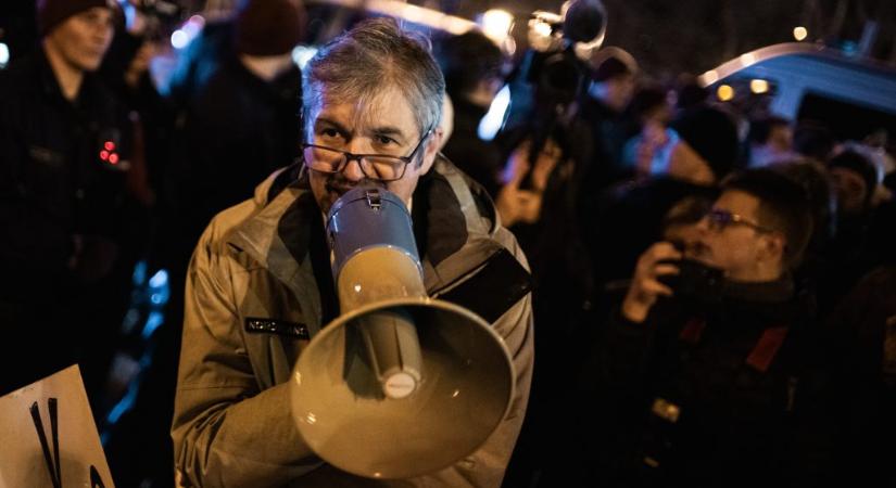 Hadházy Ákos: Békés tüntetésre készülünk, semmilyen balhéra nincs szükség